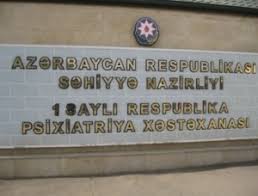 Məhkəmə dostunu bıçaqlayan şəxsi ruhi xəstəxanaya göndərdi